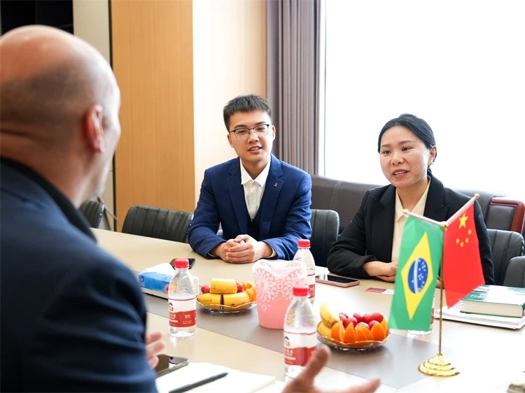 GNEE Steel welcomes professional inspection by Brazilian customers GNEE Steel welcomes professional inspection by Brazilian customers